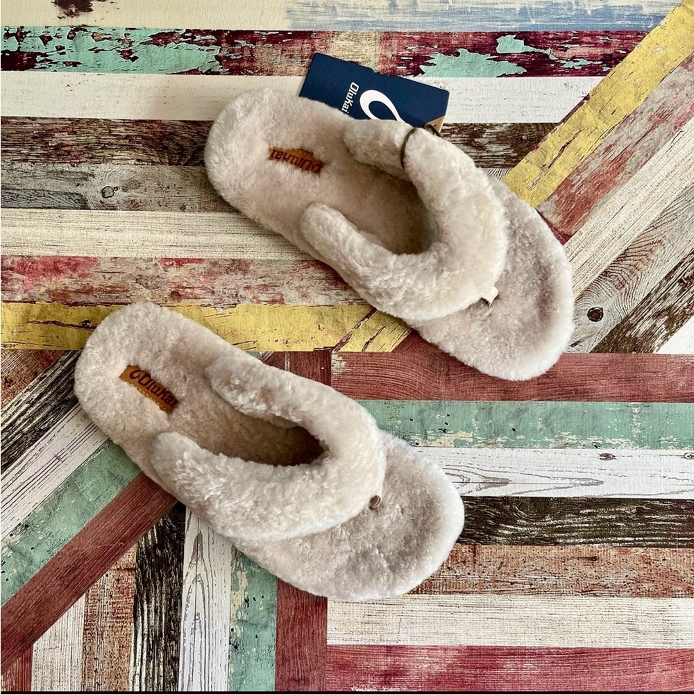 OluKai Kipe’a Heu Women’s Fuzzy Slipper Sandals Shoes Year Round NWT Tapa SZ 7